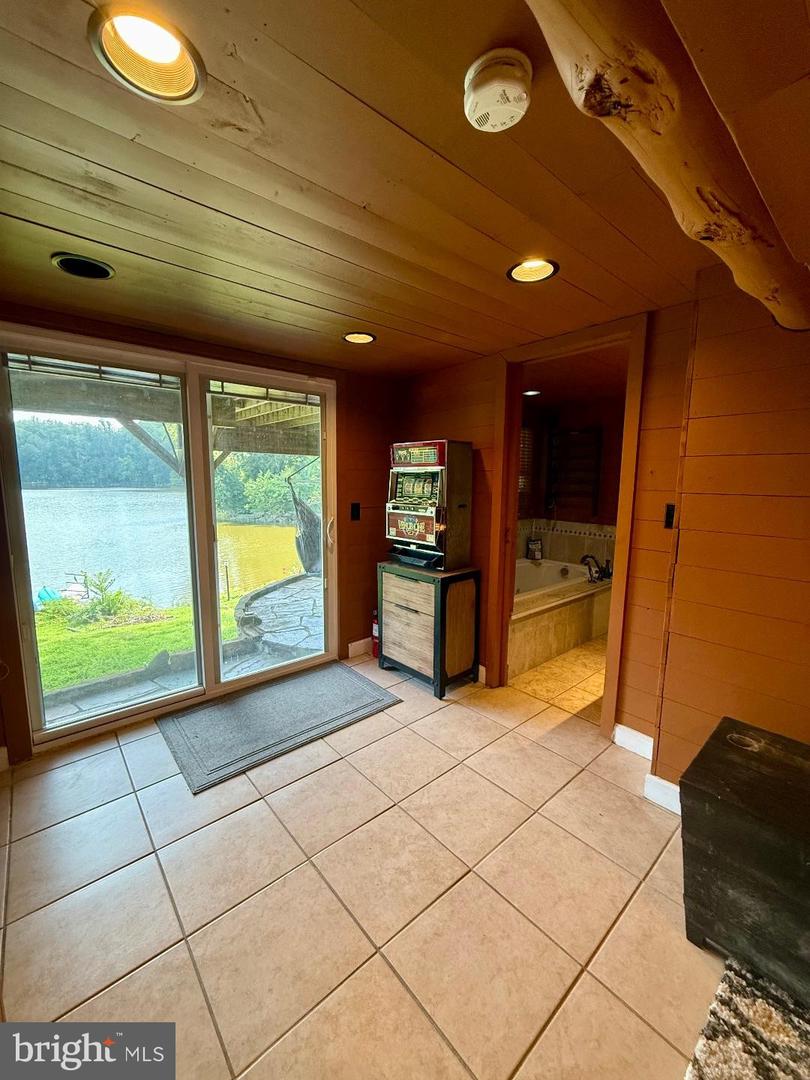 8389 HIGHVIEW ST, MANASSAS, Virginia 20112, 3 Bedrooms Bedrooms, ,2 BathroomsBathrooms,Residential,For sale,8389 HIGHVIEW ST,VAPW2112340 MLS # VAPW2112340