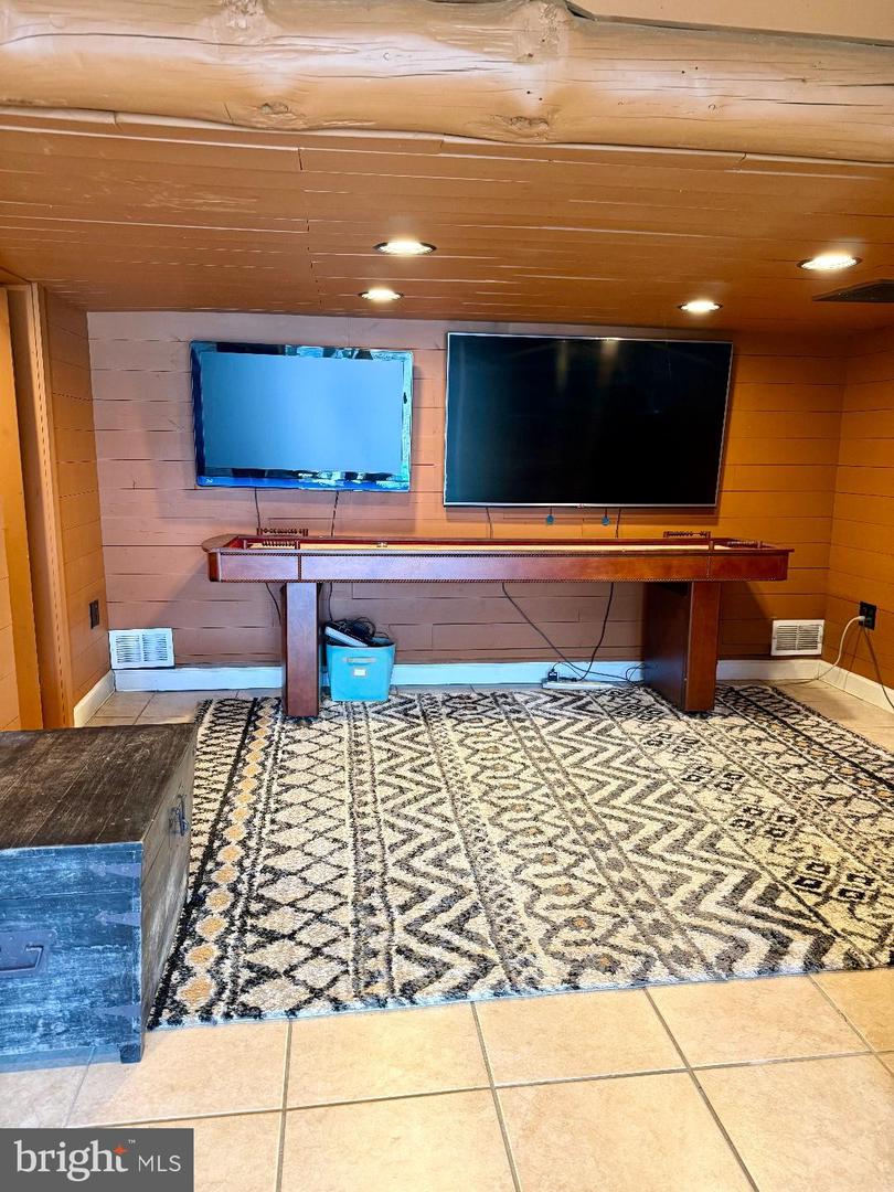 8389 HIGHVIEW ST, MANASSAS, Virginia 20112, 3 Bedrooms Bedrooms, ,2 BathroomsBathrooms,Residential,For sale,8389 HIGHVIEW ST,VAPW2112340 MLS # VAPW2112340