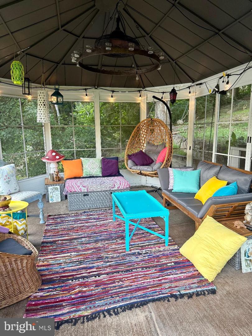 8389 HIGHVIEW ST, MANASSAS, Virginia 20112, 3 Bedrooms Bedrooms, ,2 BathroomsBathrooms,Residential,For sale,8389 HIGHVIEW ST,VAPW2112340 MLS # VAPW2112340