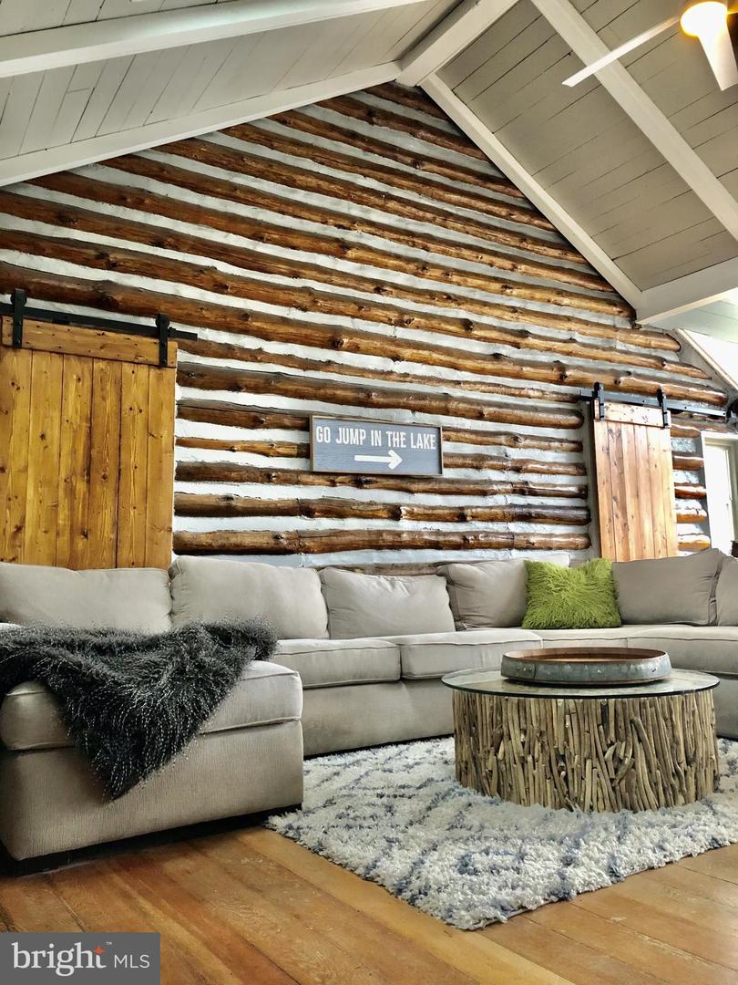 8389 HIGHVIEW ST, MANASSAS, Virginia 20112, 3 Bedrooms Bedrooms, ,2 BathroomsBathrooms,Residential,For sale,8389 HIGHVIEW ST,VAPW2112340 MLS # VAPW2112340