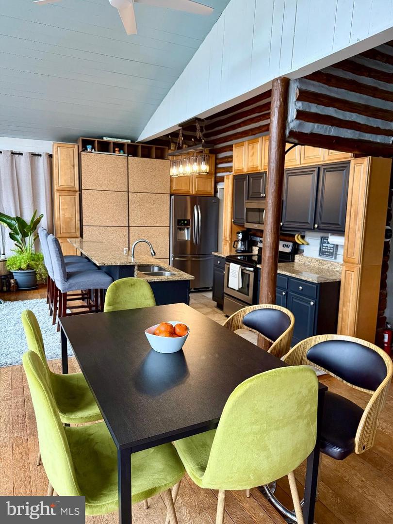 8389 HIGHVIEW ST, MANASSAS, Virginia 20112, 3 Bedrooms Bedrooms, ,2 BathroomsBathrooms,Residential,For sale,8389 HIGHVIEW ST,VAPW2112340 MLS # VAPW2112340