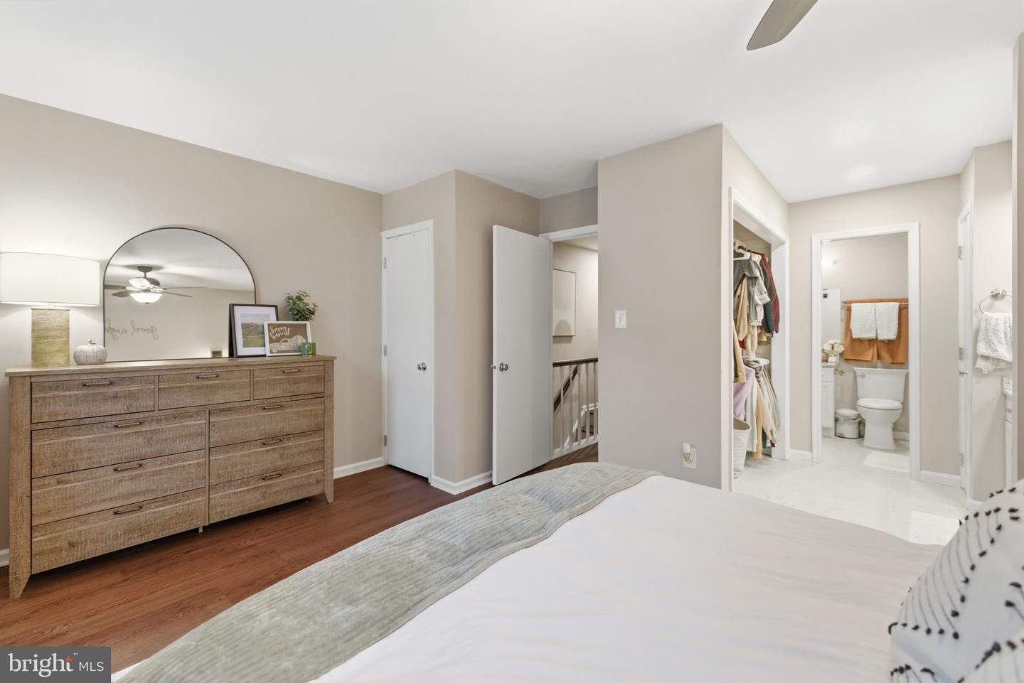 2568-B S ARLINGTON MILL DR #B, ARLINGTON, Virginia 22206, 2 Bedrooms Bedrooms, ,1 BathroomBathrooms,Residential,For sale,2568-B S ARLINGTON MILL DR #B,VAAR2069056 MLS # VAAR2069056