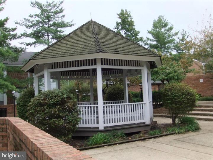 2568-B S ARLINGTON MILL DR #B, ARLINGTON, Virginia 22206, 2 Bedrooms Bedrooms, ,1 BathroomBathrooms,Residential,For sale,2568-B S ARLINGTON MILL DR #B,VAAR2069056 MLS # VAAR2069056