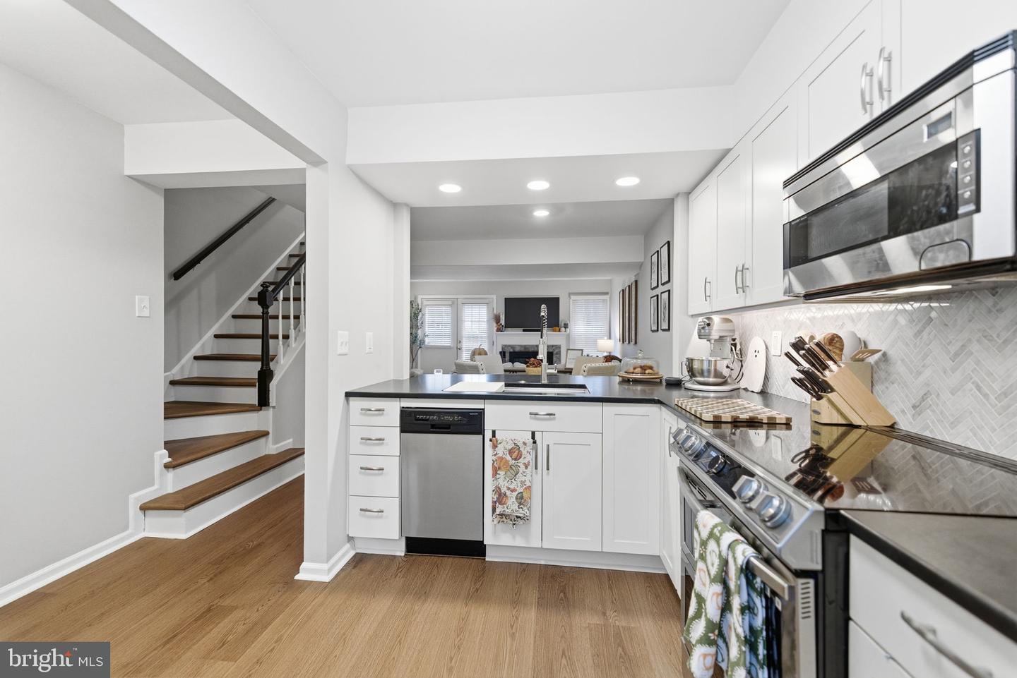 2568-B S ARLINGTON MILL DR #B, ARLINGTON, Virginia 22206, 2 Bedrooms Bedrooms, ,1 BathroomBathrooms,Residential,For sale,2568-B S ARLINGTON MILL DR #B,VAAR2069056 MLS # VAAR2069056