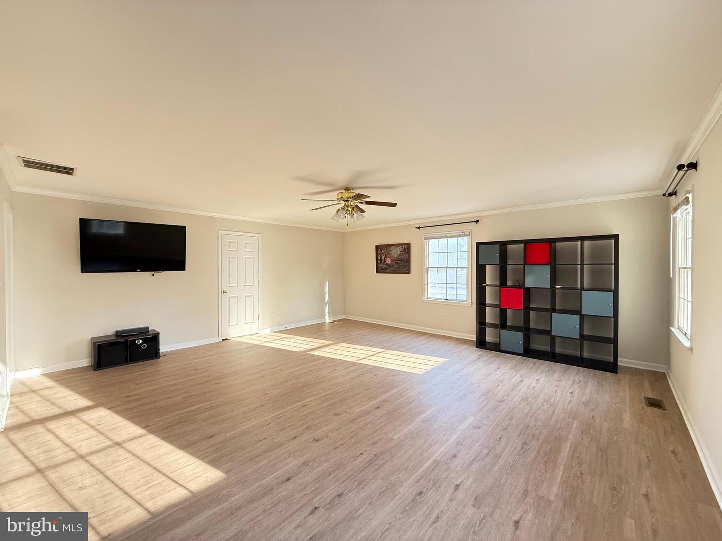 1742 VALLEY AVE, MCLEAN, Virginia 22101, 6 Bedrooms Bedrooms, ,4 BathroomsBathrooms,Residential,For sale,1742 VALLEY AVE,VAFX2291738 MLS # VAFX2291738