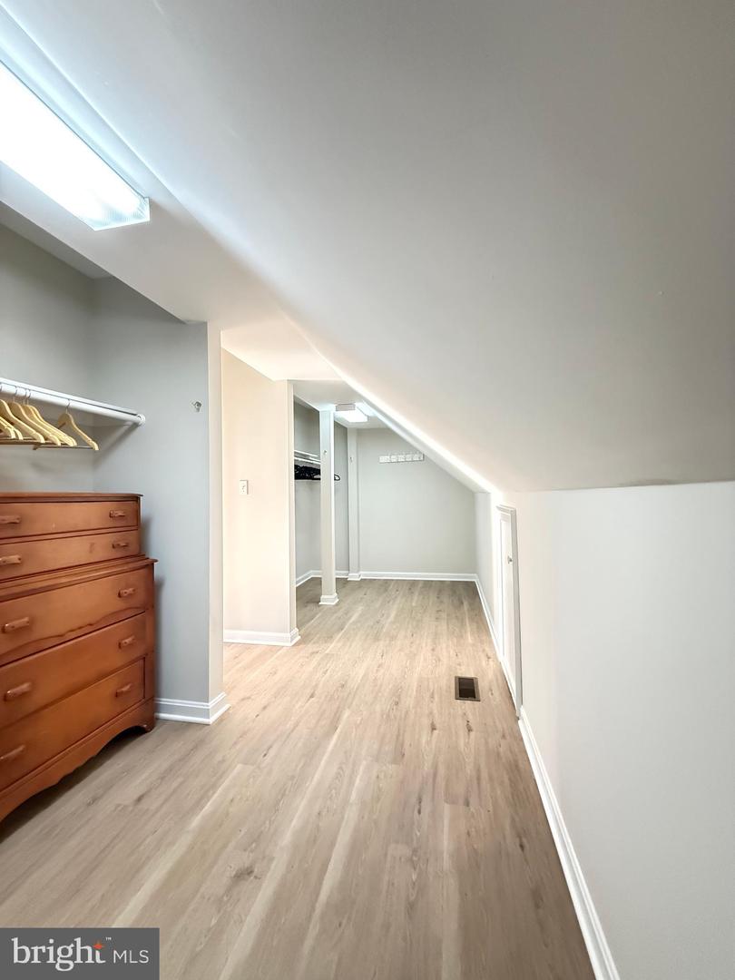 1742 VALLEY AVE, MCLEAN, Virginia 22101, 6 Bedrooms Bedrooms, ,4 BathroomsBathrooms,Residential,For sale,1742 VALLEY AVE,VAFX2291738 MLS # VAFX2291738