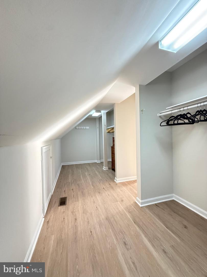 1742 VALLEY AVE, MCLEAN, Virginia 22101, 6 Bedrooms Bedrooms, ,4 BathroomsBathrooms,Residential,For sale,1742 VALLEY AVE,VAFX2291738 MLS # VAFX2291738