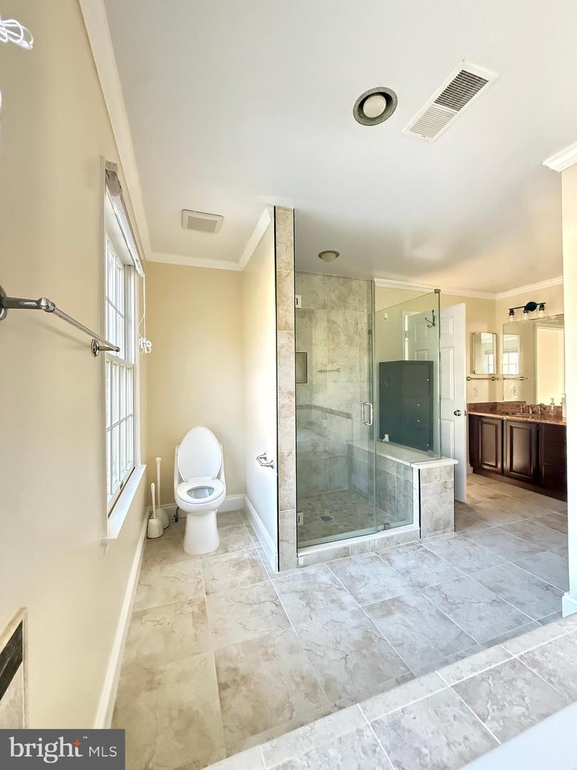 1742 VALLEY AVE, MCLEAN, Virginia 22101, 6 Bedrooms Bedrooms, ,4 BathroomsBathrooms,Residential,For sale,1742 VALLEY AVE,VAFX2291738 MLS # VAFX2291738