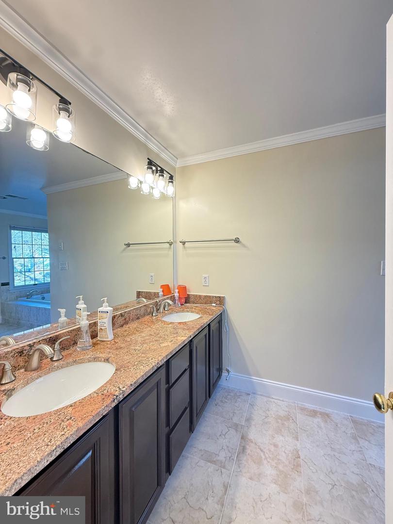 1742 VALLEY AVE, MCLEAN, Virginia 22101, 6 Bedrooms Bedrooms, ,4 BathroomsBathrooms,Residential,For sale,1742 VALLEY AVE,VAFX2291738 MLS # VAFX2291738