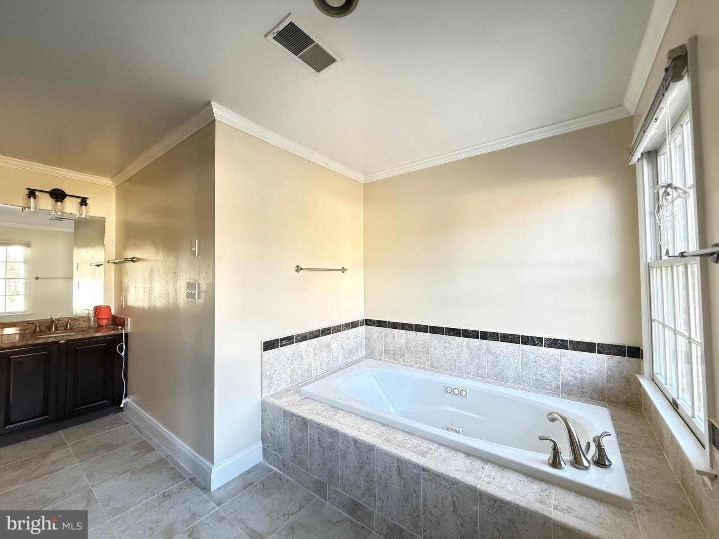 1742 VALLEY AVE, MCLEAN, Virginia 22101, 6 Bedrooms Bedrooms, ,4 BathroomsBathrooms,Residential,For sale,1742 VALLEY AVE,VAFX2291738 MLS # VAFX2291738