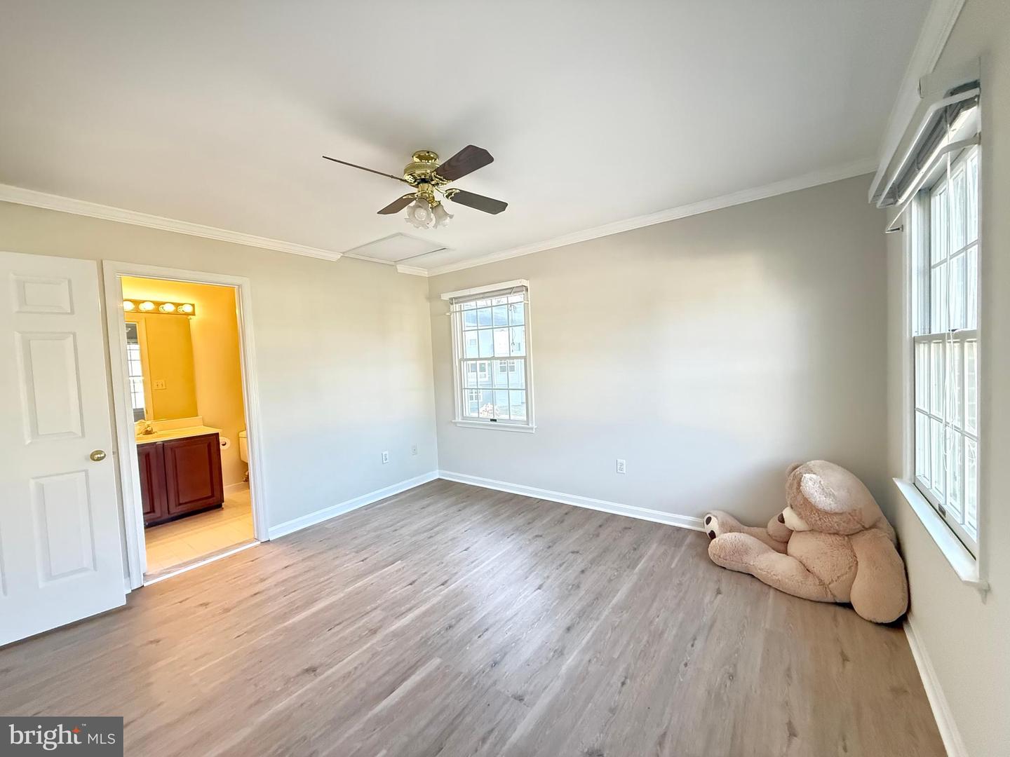 1742 VALLEY AVE, MCLEAN, Virginia 22101, 6 Bedrooms Bedrooms, ,4 BathroomsBathrooms,Residential,For sale,1742 VALLEY AVE,VAFX2291738 MLS # VAFX2291738