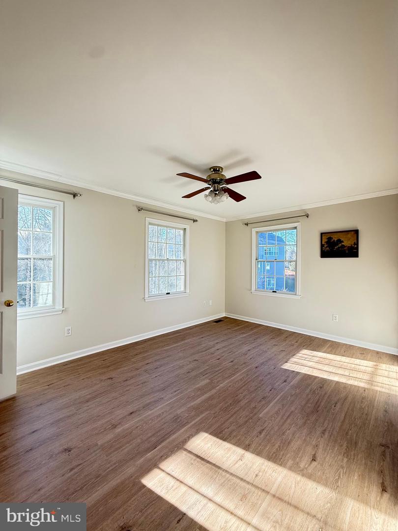 1742 VALLEY AVE, MCLEAN, Virginia 22101, 6 Bedrooms Bedrooms, ,4 BathroomsBathrooms,Residential,For sale,1742 VALLEY AVE,VAFX2291738 MLS # VAFX2291738