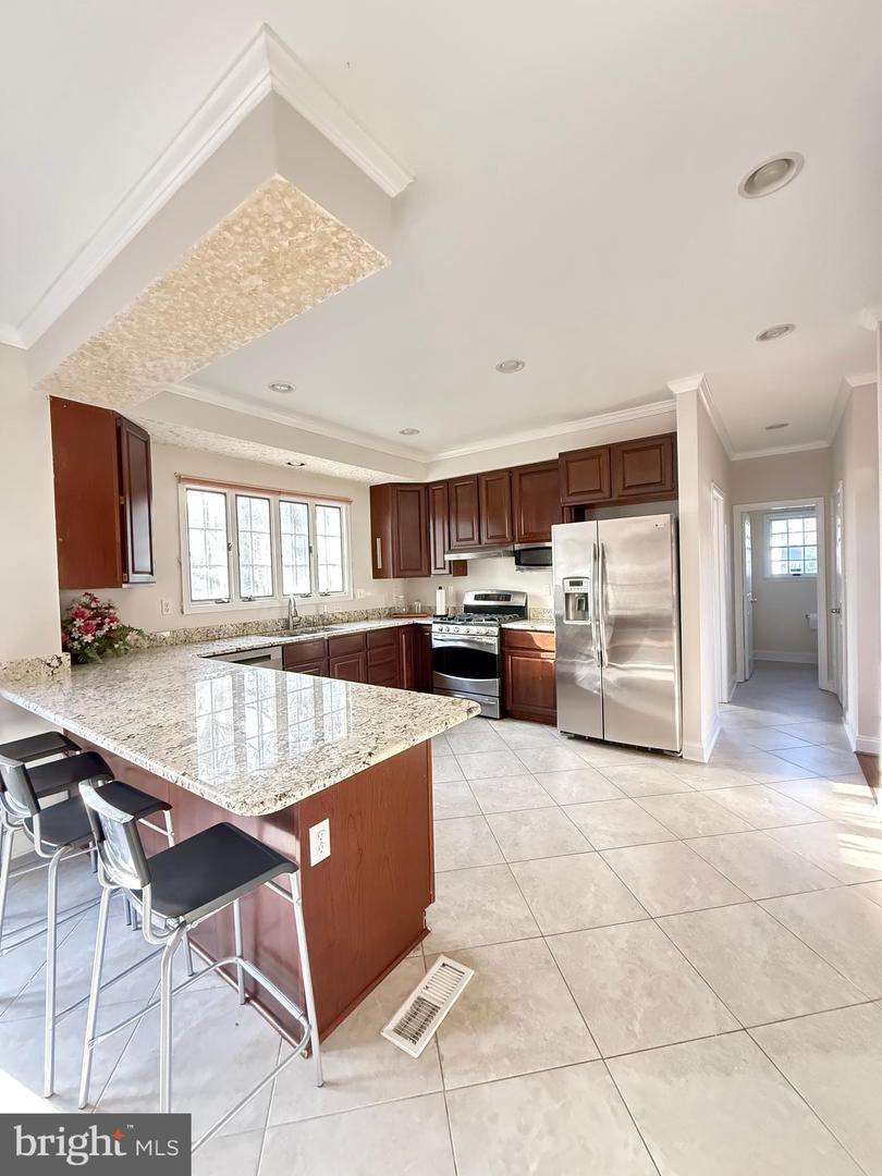 1742 VALLEY AVE, MCLEAN, Virginia 22101, 6 Bedrooms Bedrooms, ,4 BathroomsBathrooms,Residential,For sale,1742 VALLEY AVE,VAFX2291738 MLS # VAFX2291738