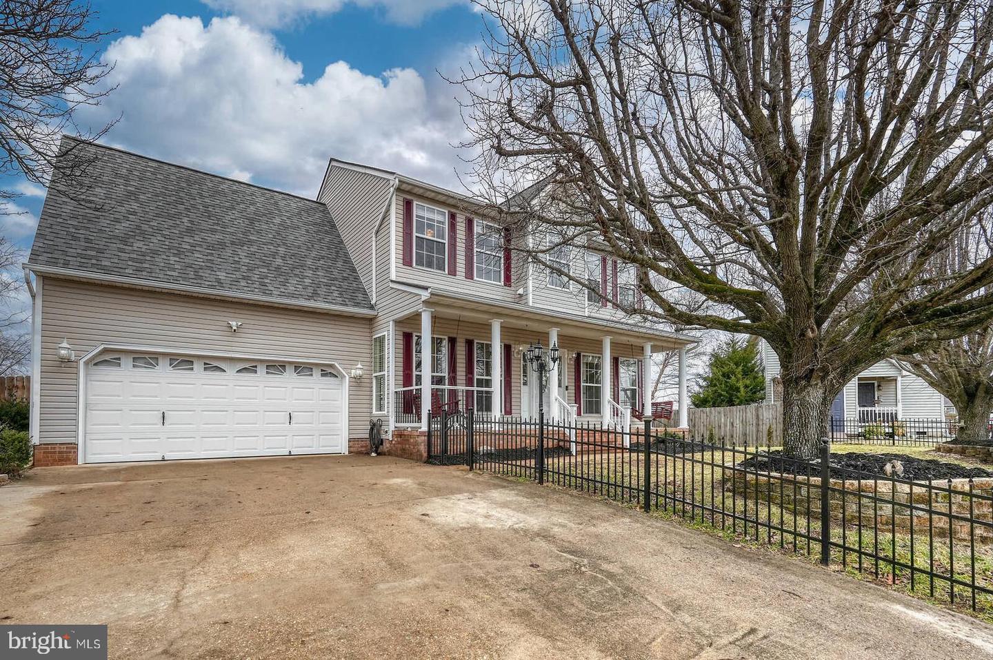 11407 CHANCELLOR PARK DR, FREDERICKSBURG, Virginia 22407, 4 Bedrooms Bedrooms, ,2 BathroomsBathrooms,Residential,For sale,11407 CHANCELLOR PARK DR,VASP2039410 MLS # VASP2039410