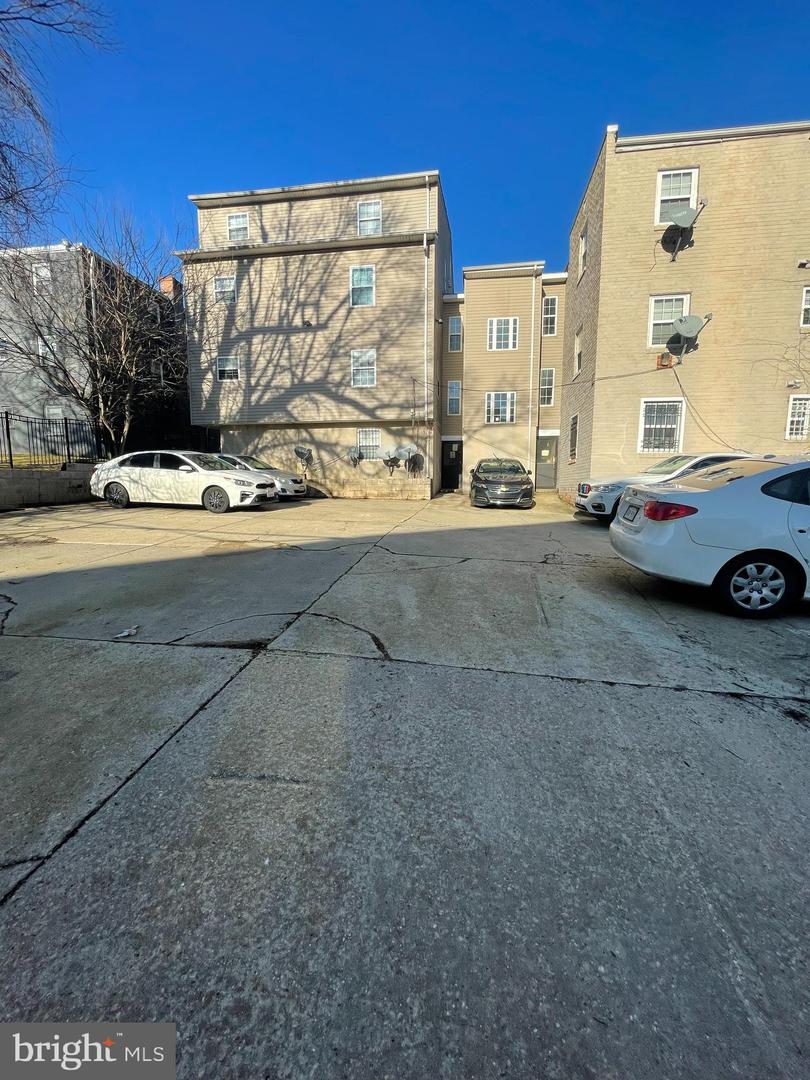 612 EASTERN AVE NE #103, WASHINGTON, District Of Columbia 20019, 2 Bedrooms Bedrooms, ,2 BathroomsBathrooms,Residential,For sale,612 EASTERN AVE NE #103,DCDC2247302 MLS # DCDC2247302