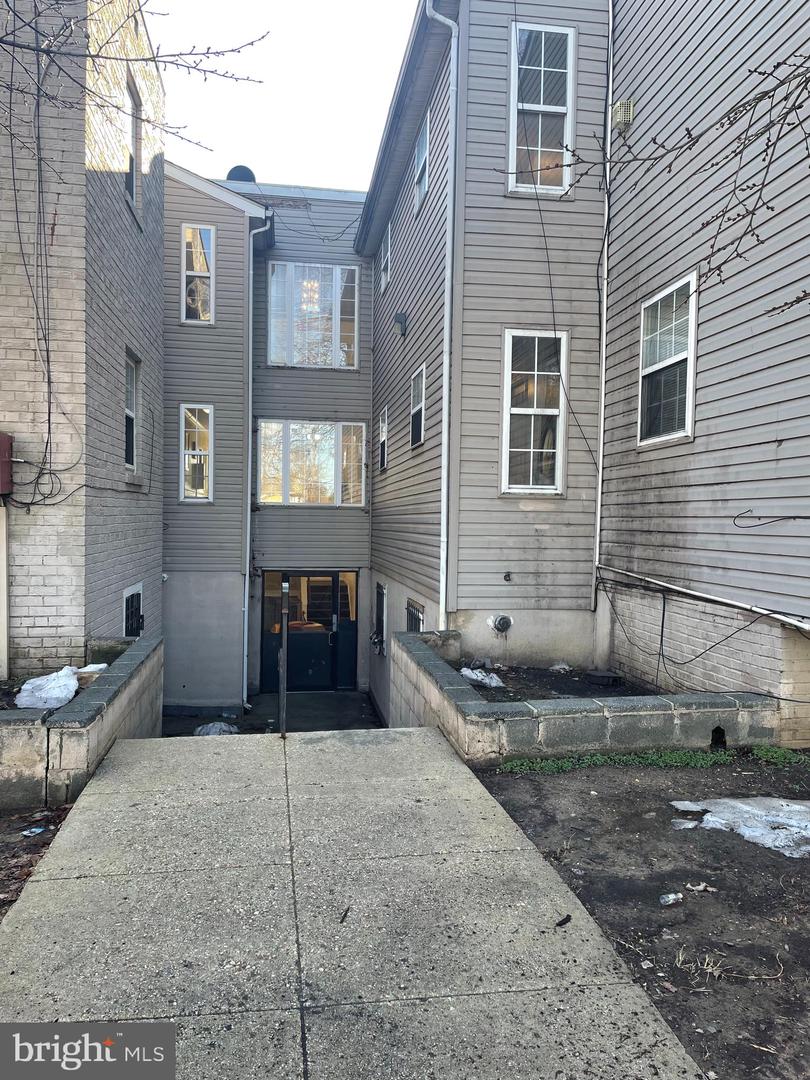 612 EASTERN AVE NE #103, WASHINGTON, District Of Columbia 20019, 2 Bedrooms Bedrooms, ,2 BathroomsBathrooms,Residential,For sale,612 EASTERN AVE NE #103,DCDC2247302 MLS # DCDC2247302