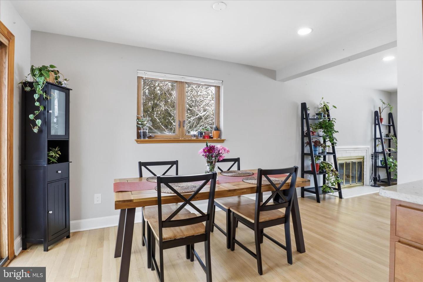 ANNANDALE, Virginia 22003, 4 Bedrooms Bedrooms, ,2 BathroomsBathrooms,Residential,For sale,VAFX2292328 MLS # VAFX2292328