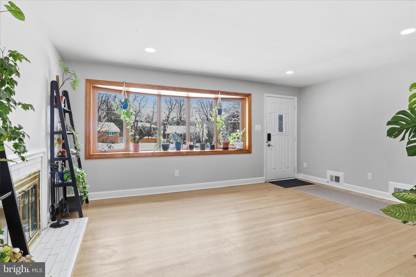 ANNANDALE, Virginia 22003, 4 Bedrooms Bedrooms, ,2 BathroomsBathrooms,Residential,For sale,VAFX2292328 MLS # VAFX2292328