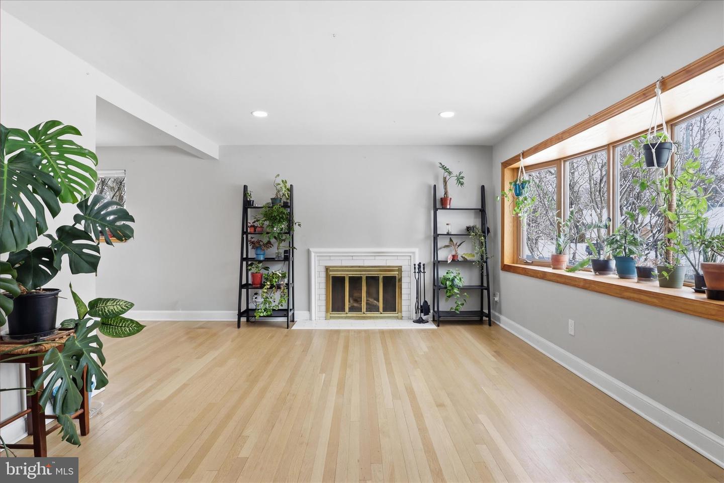 ANNANDALE, Virginia 22003, 4 Bedrooms Bedrooms, ,2 BathroomsBathrooms,Residential,For sale,VAFX2292328 MLS # VAFX2292328