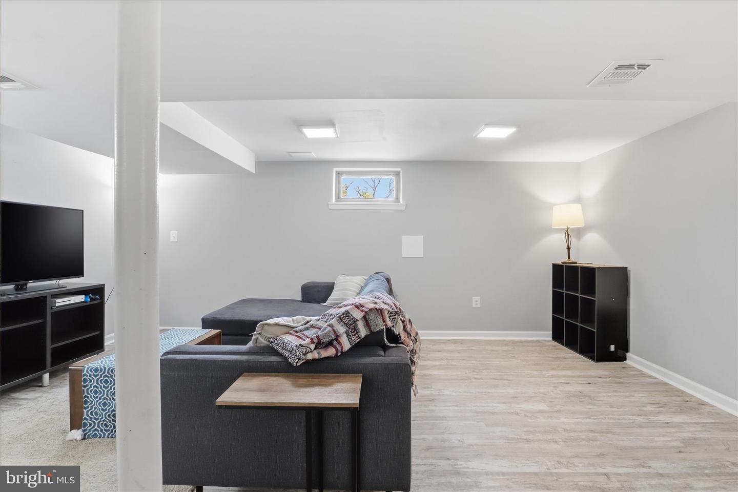 ANNANDALE, Virginia 22003, 4 Bedrooms Bedrooms, ,2 BathroomsBathrooms,Residential,For sale,VAFX2292328 MLS # VAFX2292328