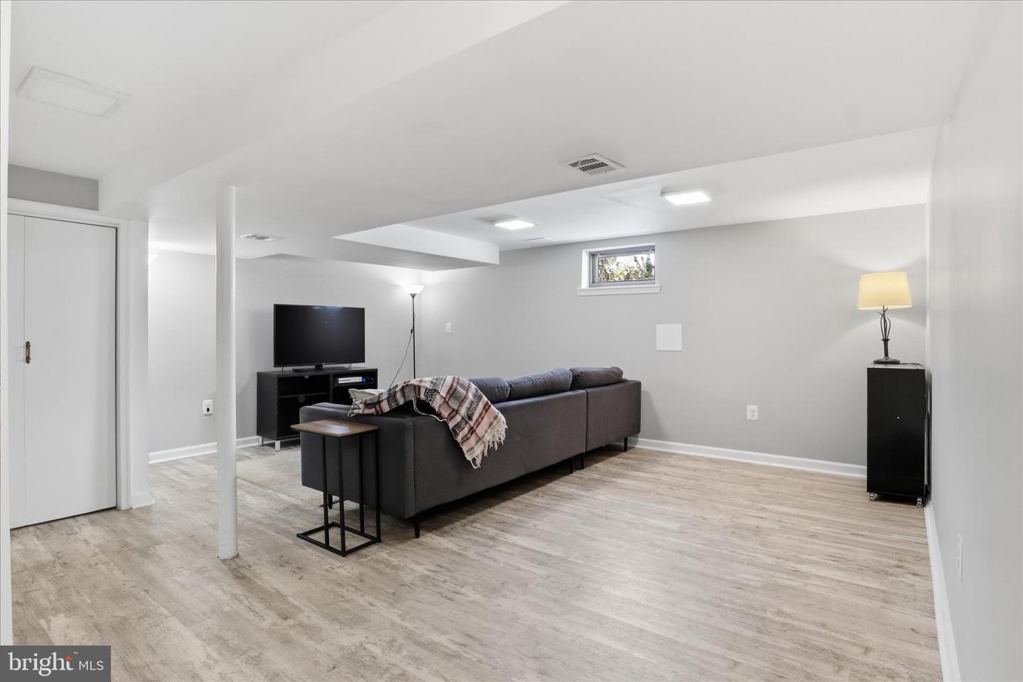 ANNANDALE, Virginia 22003, 4 Bedrooms Bedrooms, ,2 BathroomsBathrooms,Residential,For sale,VAFX2292328 MLS # VAFX2292328