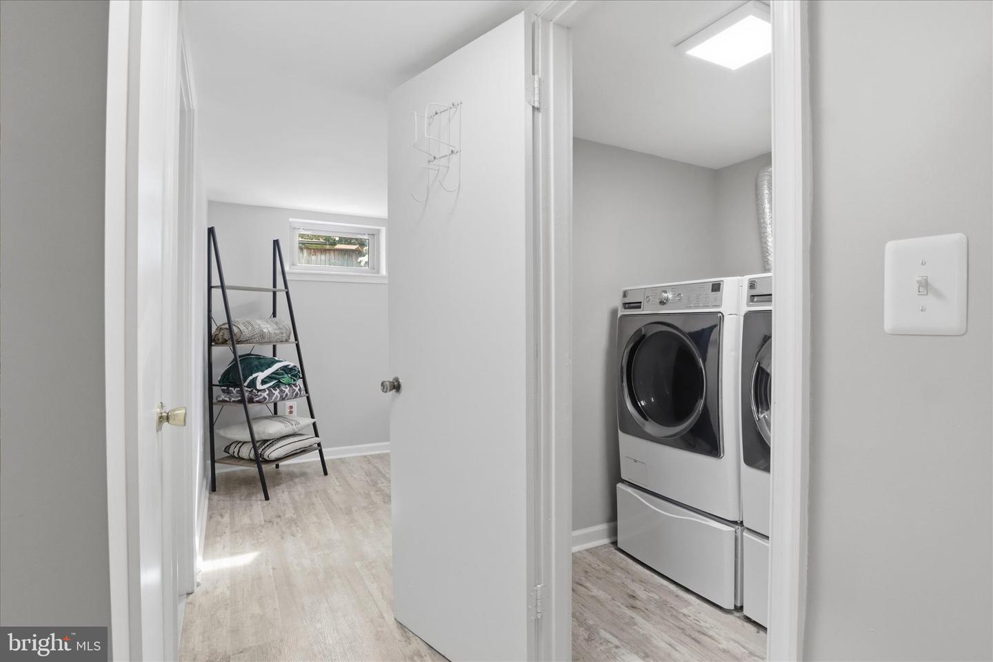 ANNANDALE, Virginia 22003, 4 Bedrooms Bedrooms, ,2 BathroomsBathrooms,Residential,For sale,VAFX2292328 MLS # VAFX2292328