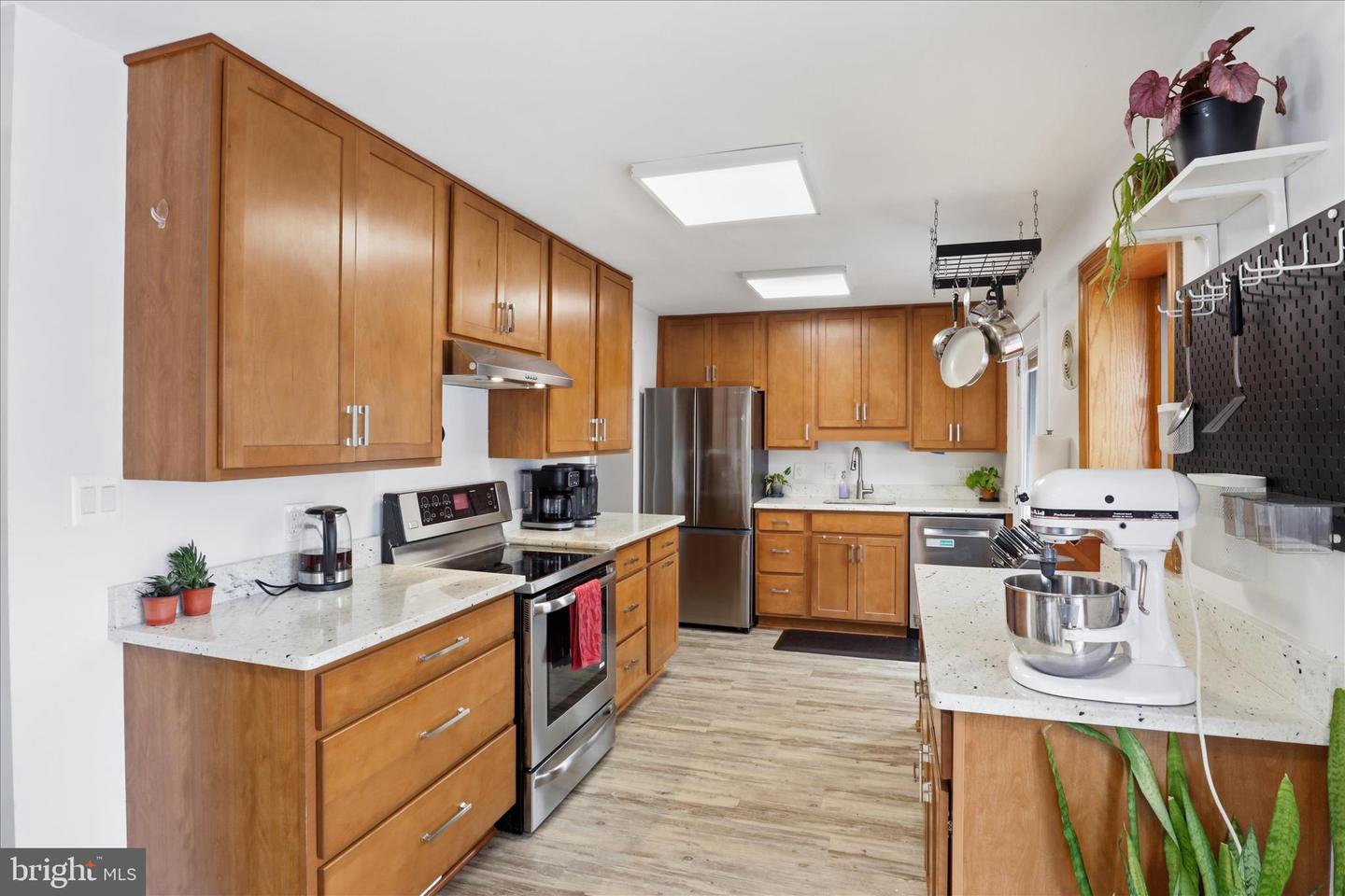 ANNANDALE, Virginia 22003, 4 Bedrooms Bedrooms, ,2 BathroomsBathrooms,Residential,For sale,VAFX2292328 MLS # VAFX2292328