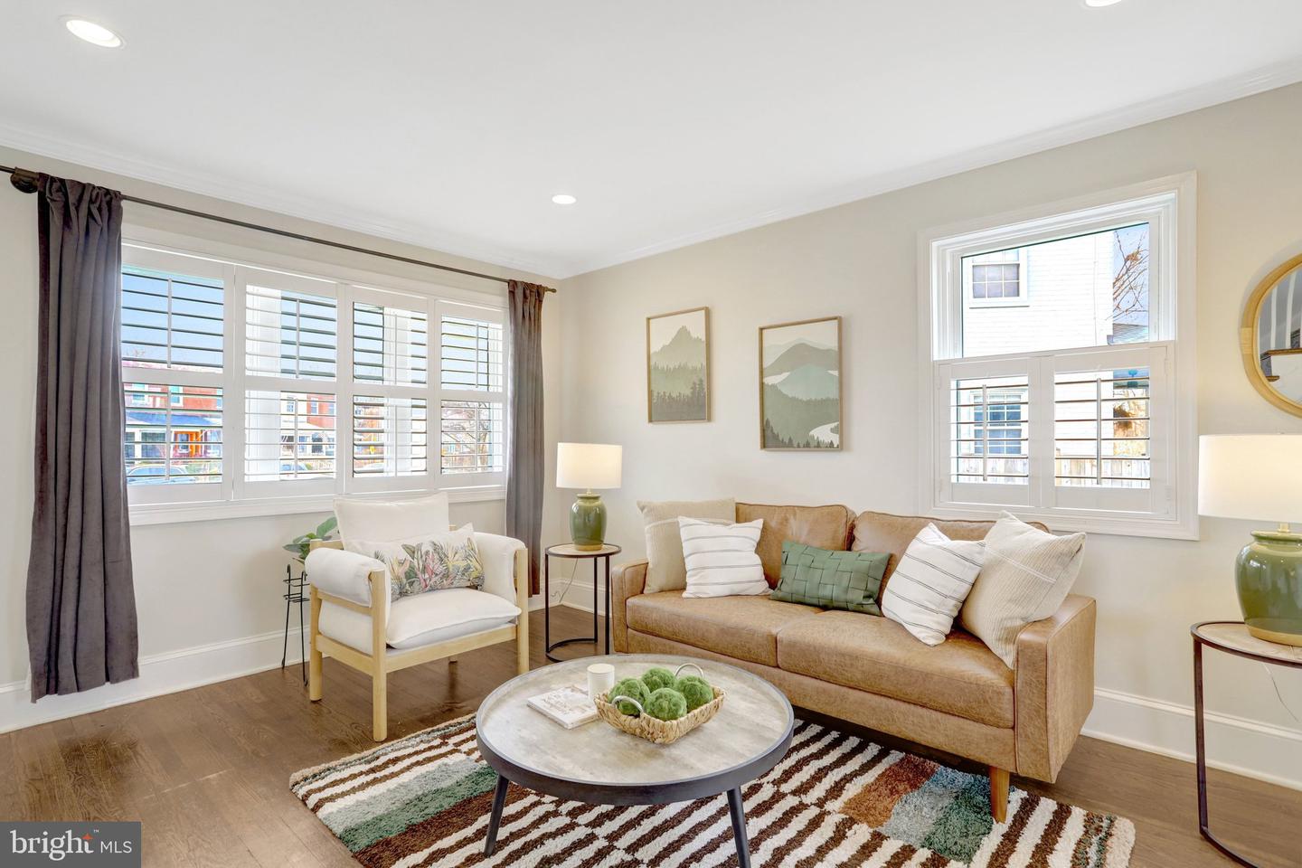 527 DUNCAN AVE, ALEXANDRIA, Virginia 22301, 2 Bedrooms Bedrooms, ,1 BathroomBathrooms,Residential,For sale,527 DUNCAN AVE,VAAX2054458 MLS # VAAX2054458