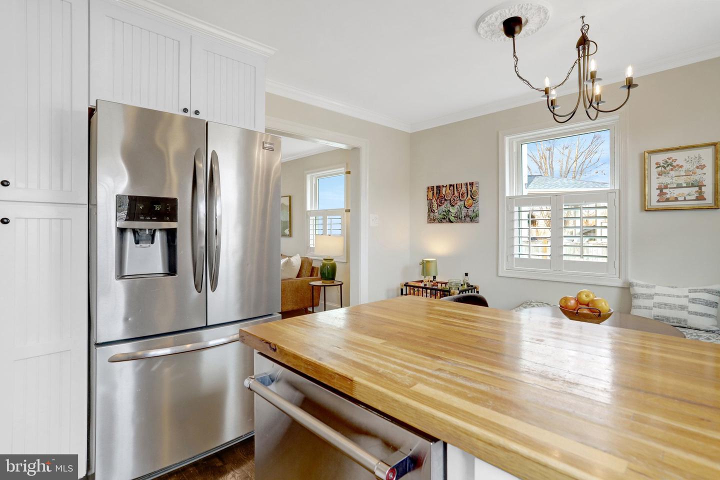 527 DUNCAN AVE, ALEXANDRIA, Virginia 22301, 2 Bedrooms Bedrooms, ,1 BathroomBathrooms,Residential,For sale,527 DUNCAN AVE,VAAX2054458 MLS # VAAX2054458