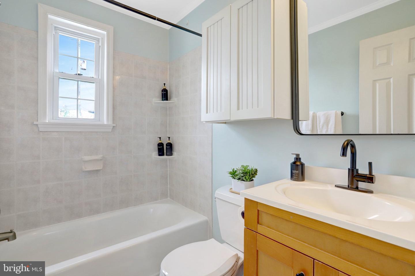 527 DUNCAN AVE, ALEXANDRIA, Virginia 22301, 2 Bedrooms Bedrooms, ,1 BathroomBathrooms,Residential,For sale,527 DUNCAN AVE,VAAX2054458 MLS # VAAX2054458