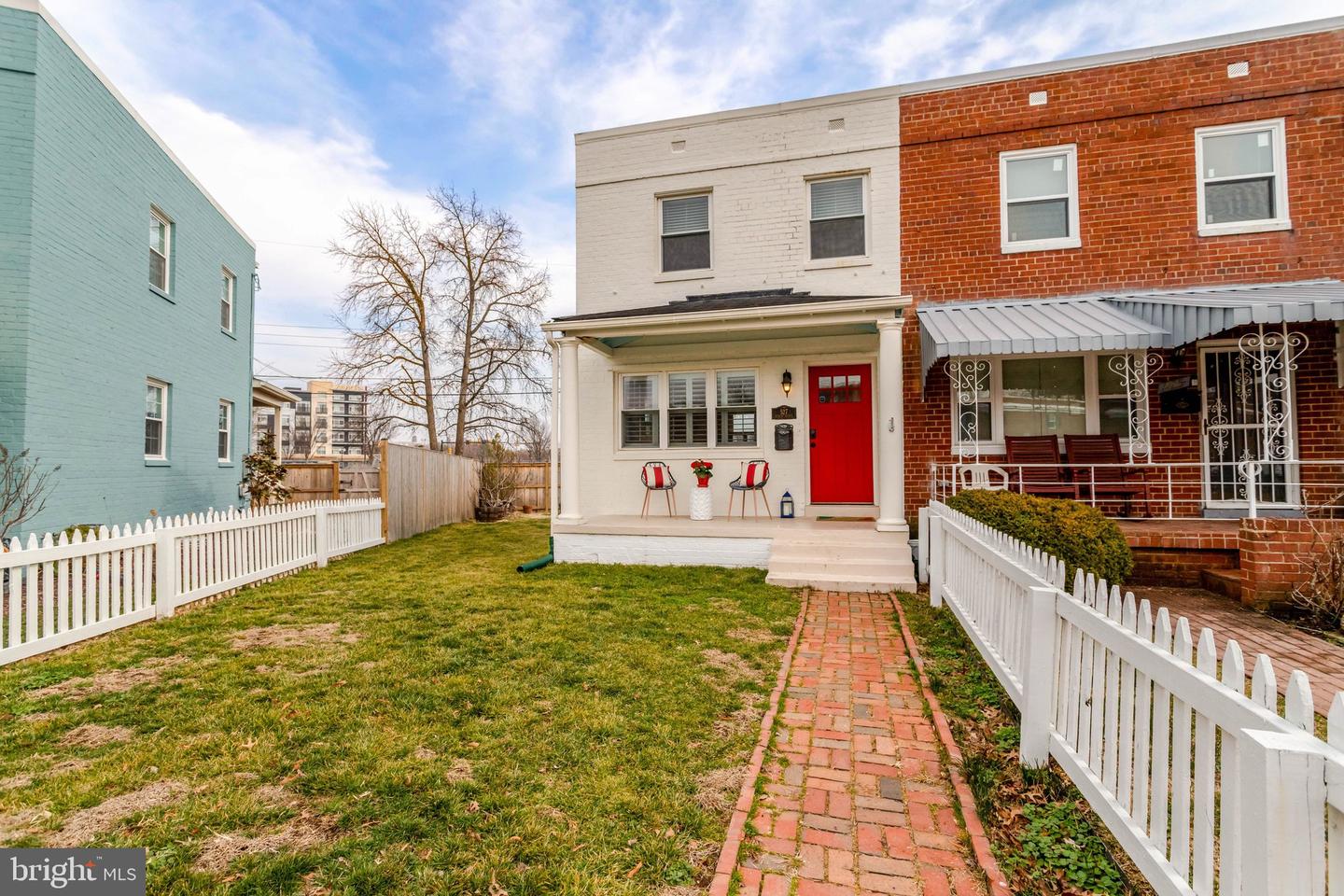 527 DUNCAN AVE, ALEXANDRIA, Virginia 22301, 2 Bedrooms Bedrooms, ,1 BathroomBathrooms,Residential,For sale,527 DUNCAN AVE,VAAX2054458 MLS # VAAX2054458