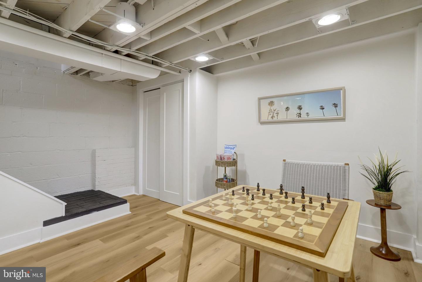 527 DUNCAN AVE, ALEXANDRIA, Virginia 22301, 2 Bedrooms Bedrooms, ,1 BathroomBathrooms,Residential,For sale,527 DUNCAN AVE,VAAX2054458 MLS # VAAX2054458