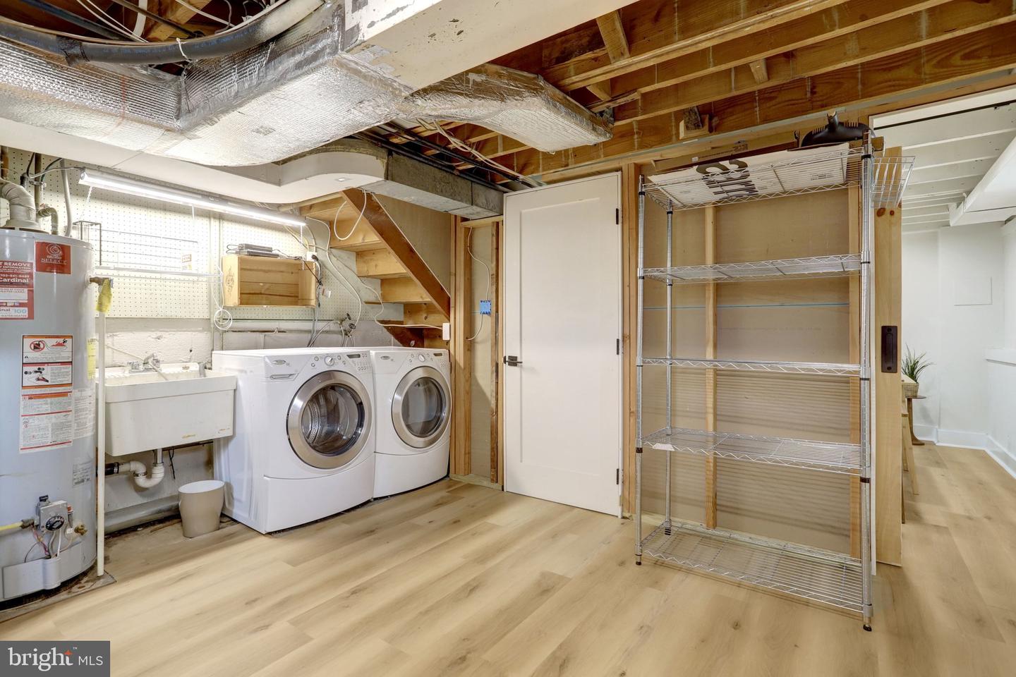 527 DUNCAN AVE, ALEXANDRIA, Virginia 22301, 2 Bedrooms Bedrooms, ,1 BathroomBathrooms,Residential,For sale,527 DUNCAN AVE,VAAX2054458 MLS # VAAX2054458