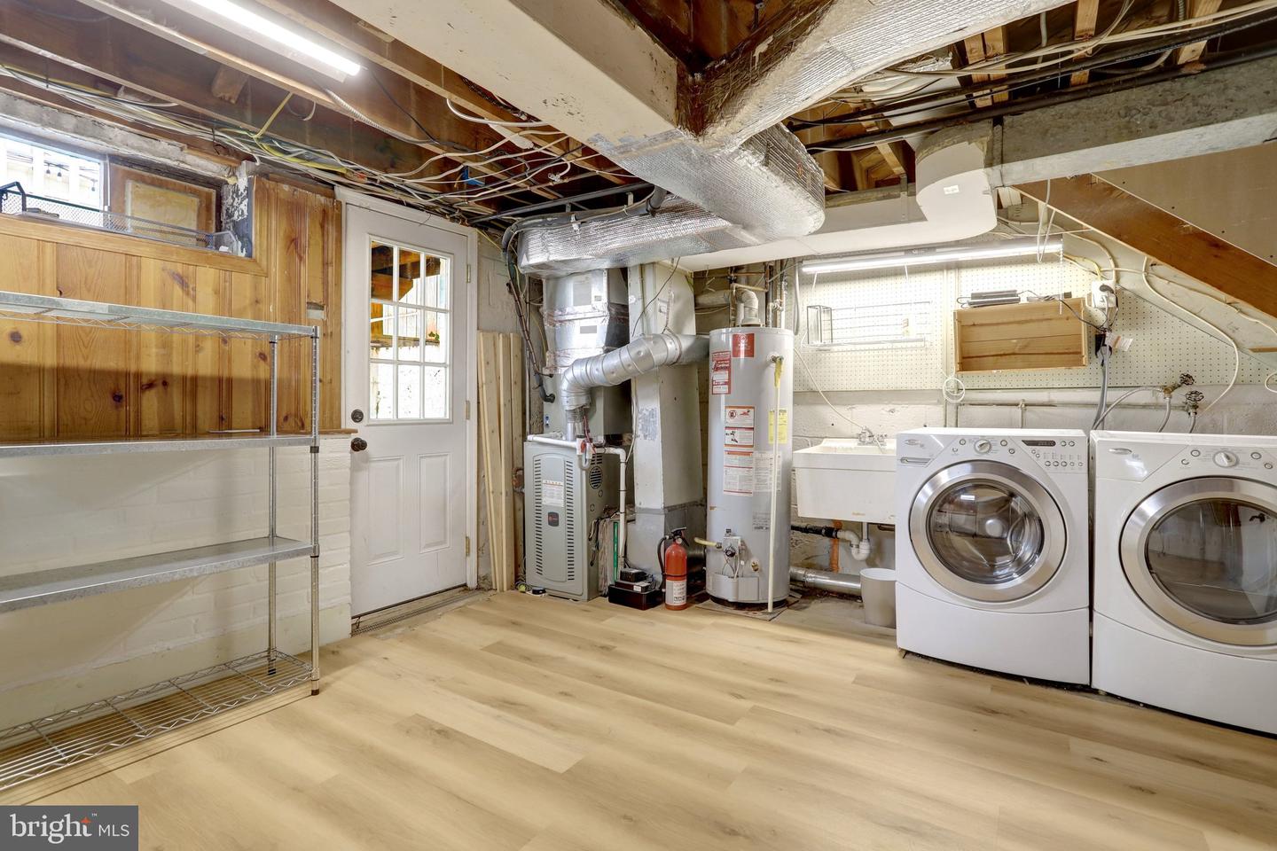 527 DUNCAN AVE, ALEXANDRIA, Virginia 22301, 2 Bedrooms Bedrooms, ,1 BathroomBathrooms,Residential,For sale,527 DUNCAN AVE,VAAX2054458 MLS # VAAX2054458