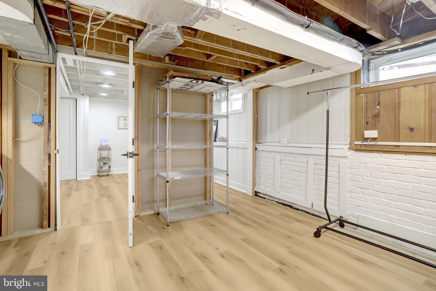 527 DUNCAN AVE, ALEXANDRIA, Virginia 22301, 2 Bedrooms Bedrooms, ,1 BathroomBathrooms,Residential,For sale,527 DUNCAN AVE,VAAX2054458 MLS # VAAX2054458