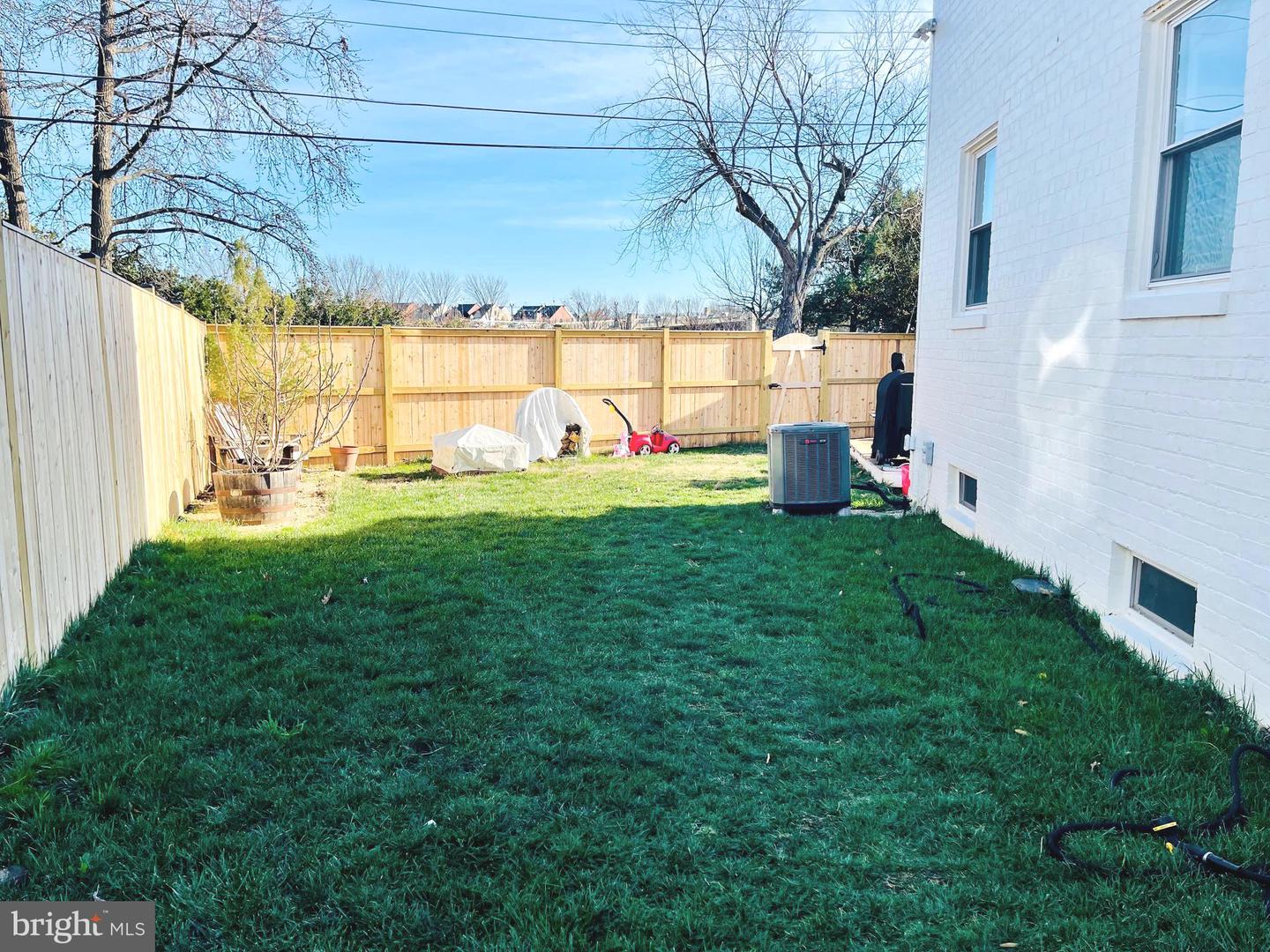 527 DUNCAN AVE, ALEXANDRIA, Virginia 22301, 2 Bedrooms Bedrooms, ,1 BathroomBathrooms,Residential,For sale,527 DUNCAN AVE,VAAX2054458 MLS # VAAX2054458