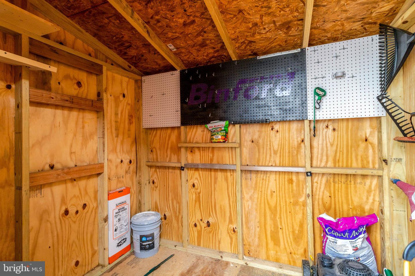 527 DUNCAN AVE, ALEXANDRIA, Virginia 22301, 2 Bedrooms Bedrooms, ,1 BathroomBathrooms,Residential,For sale,527 DUNCAN AVE,VAAX2054458 MLS # VAAX2054458