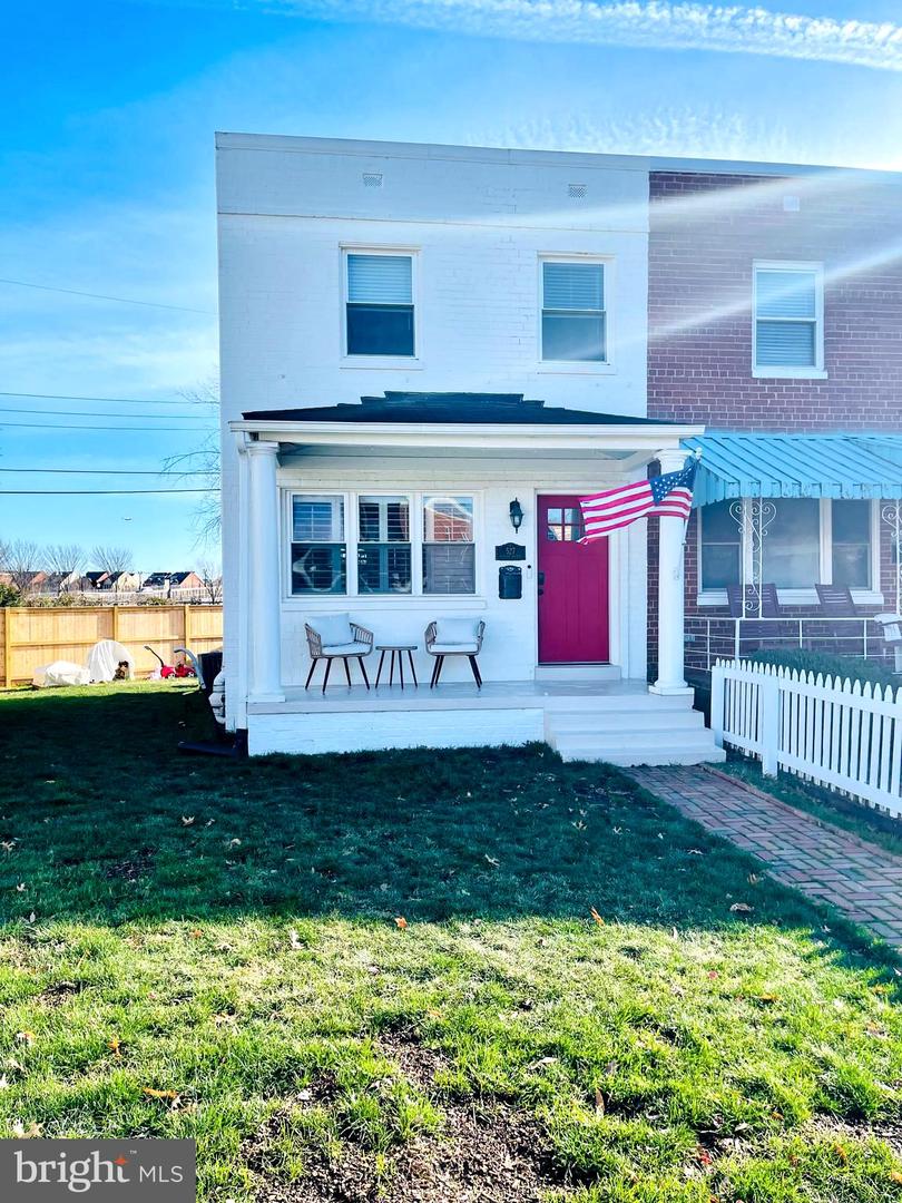 527 DUNCAN AVE, ALEXANDRIA, Virginia 22301, 2 Bedrooms Bedrooms, ,1 BathroomBathrooms,Residential,For sale,527 DUNCAN AVE,VAAX2054458 MLS # VAAX2054458