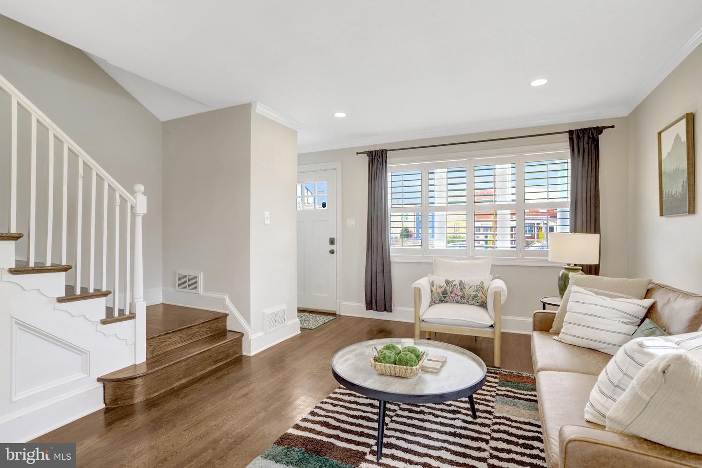 527 DUNCAN AVE, ALEXANDRIA, Virginia 22301, 2 Bedrooms Bedrooms, ,1 BathroomBathrooms,Residential,For sale,527 DUNCAN AVE,VAAX2054458 MLS # VAAX2054458