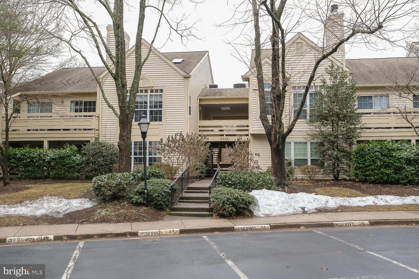 2224 SPRINGWOOD DR #J, RESTON, Virginia 20191, 2 Bedrooms Bedrooms, ,1 BathroomBathrooms,Residential,For sale,2224 SPRINGWOOD DR #J,VAFX2292654 MLS # VAFX2292654