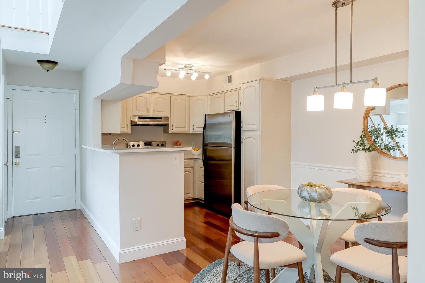 2224 SPRINGWOOD DR #J, RESTON, Virginia 20191, 2 Bedrooms Bedrooms, ,1 BathroomBathrooms,Residential,For sale,2224 SPRINGWOOD DR #J,VAFX2292654 MLS # VAFX2292654