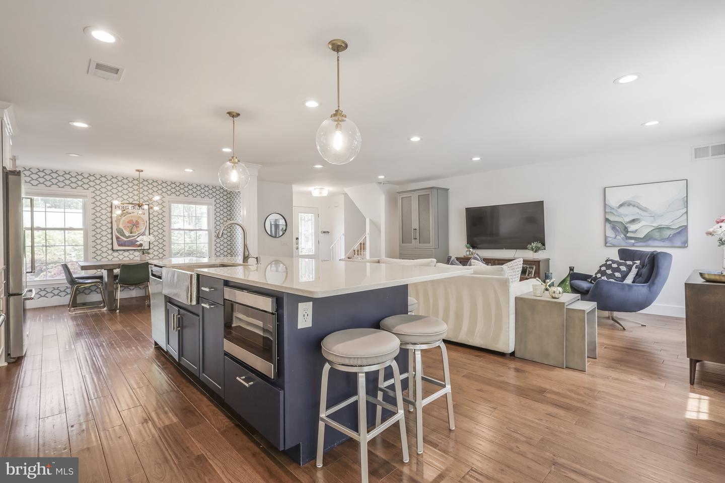 8625 APPLETON CT, ANNANDALE, Virginia 22003, 5 Bedrooms Bedrooms, 17 Rooms Rooms,2 BathroomsBathrooms,Residential,For sale,8625 APPLETON CT,VAFX2292888 MLS # VAFX2292888