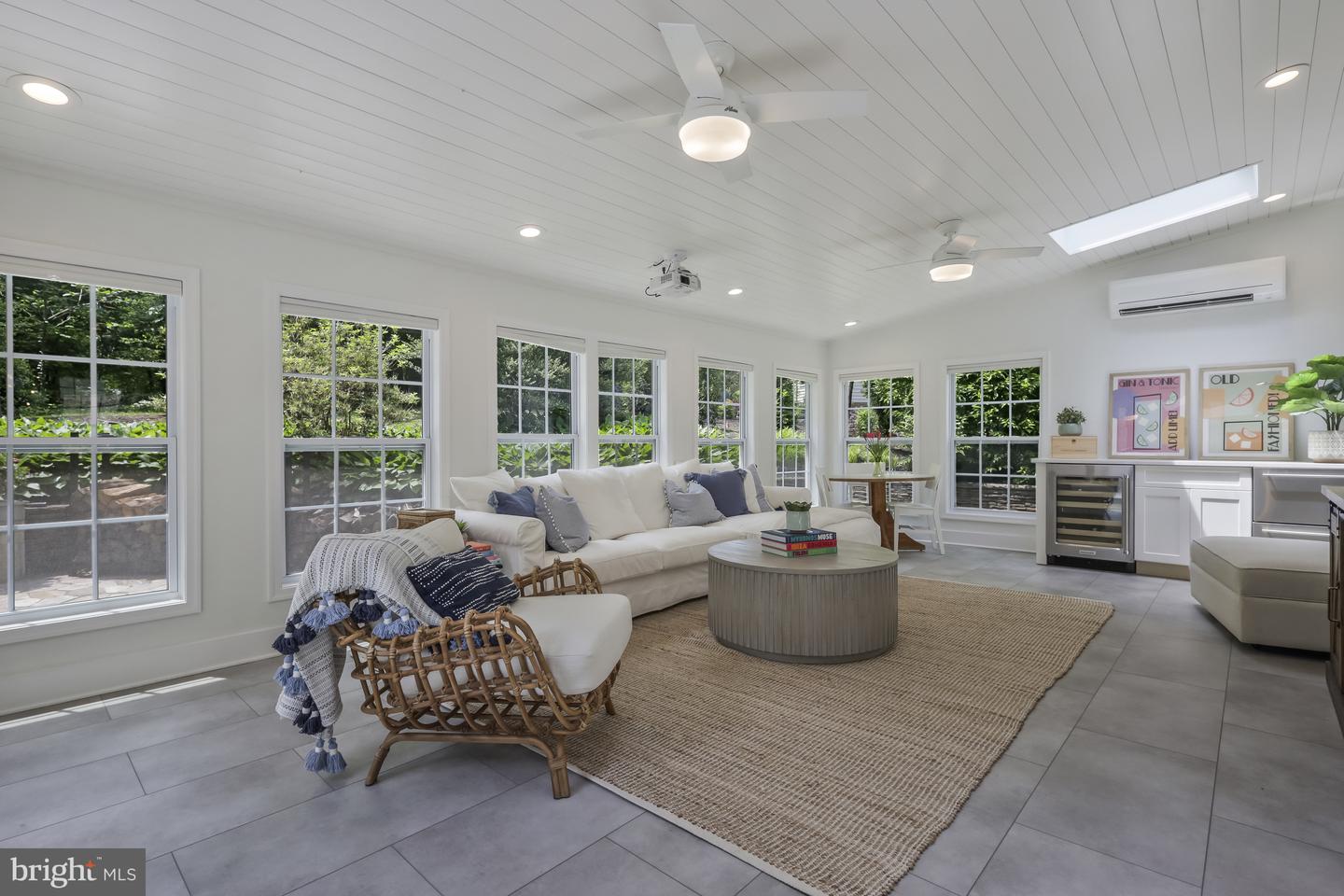 8625 APPLETON CT, ANNANDALE, Virginia 22003, 5 Bedrooms Bedrooms, 17 Rooms Rooms,2 BathroomsBathrooms,Residential,For sale,8625 APPLETON CT,VAFX2292888 MLS # VAFX2292888