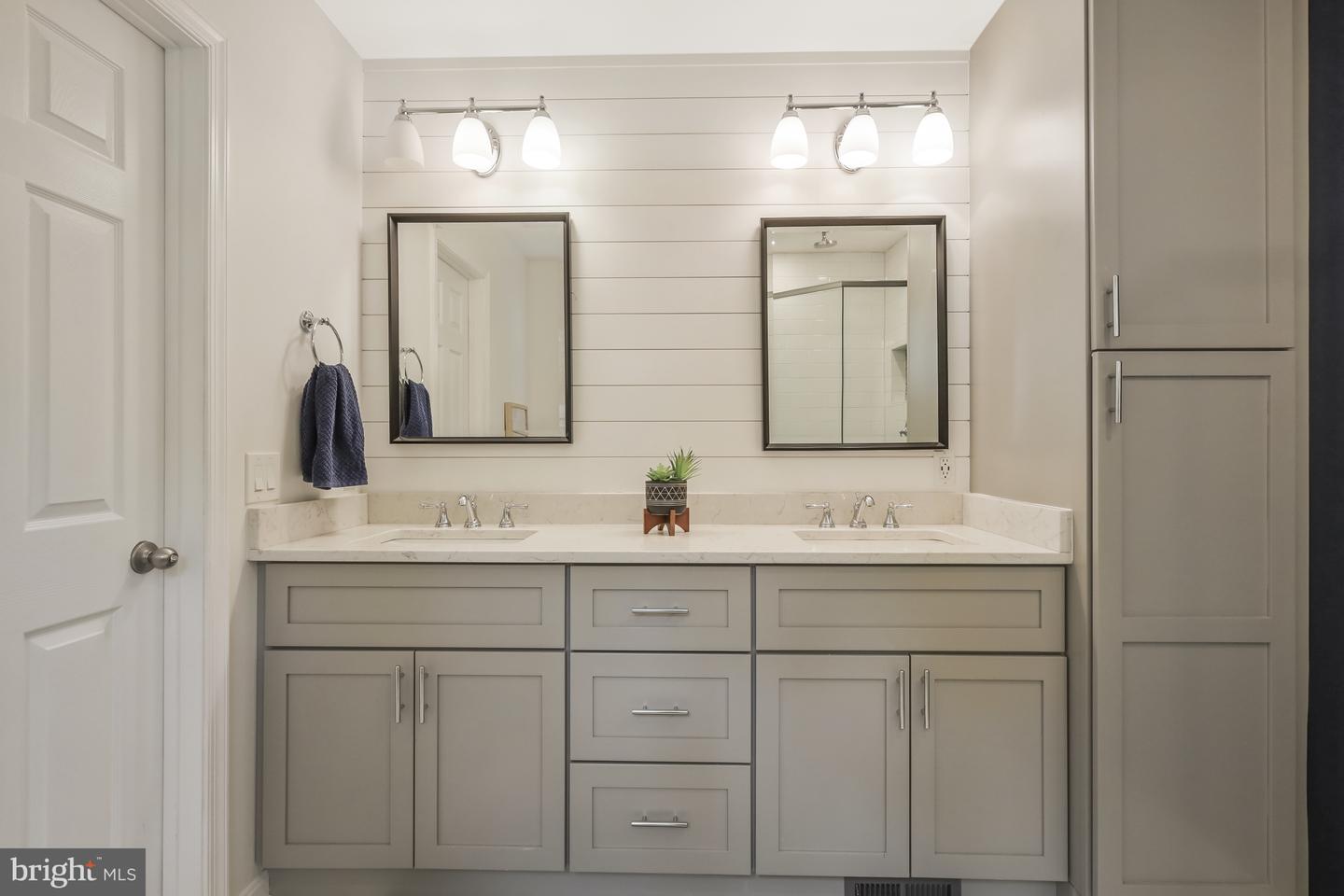 8625 APPLETON CT, ANNANDALE, Virginia 22003, 5 Bedrooms Bedrooms, 17 Rooms Rooms,2 BathroomsBathrooms,Residential,For sale,8625 APPLETON CT,VAFX2292888 MLS # VAFX2292888