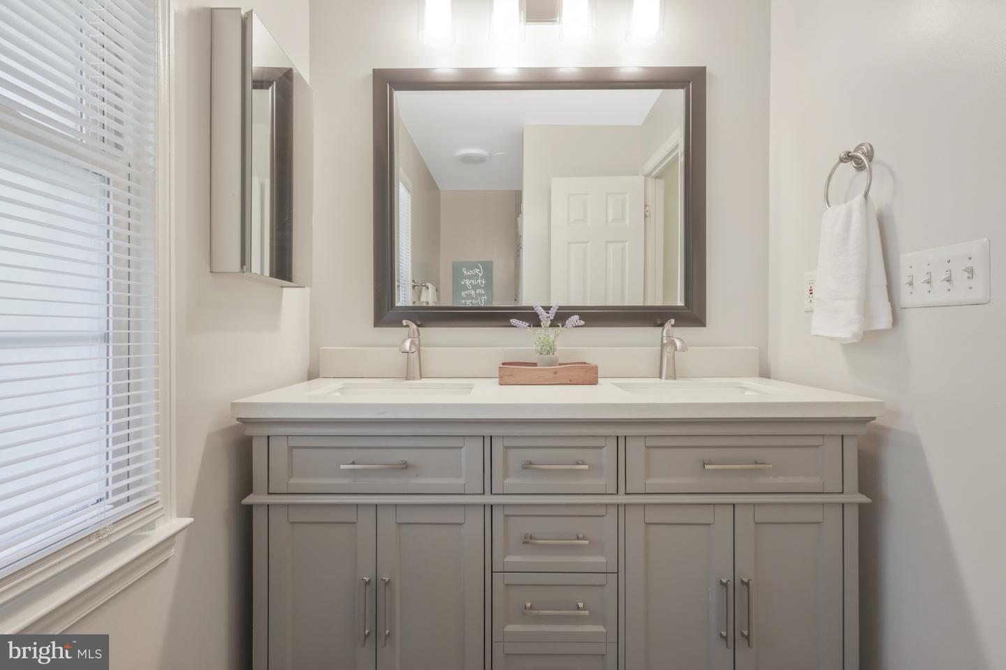 8625 APPLETON CT, ANNANDALE, Virginia 22003, 5 Bedrooms Bedrooms, 17 Rooms Rooms,2 BathroomsBathrooms,Residential,For sale,8625 APPLETON CT,VAFX2292888 MLS # VAFX2292888