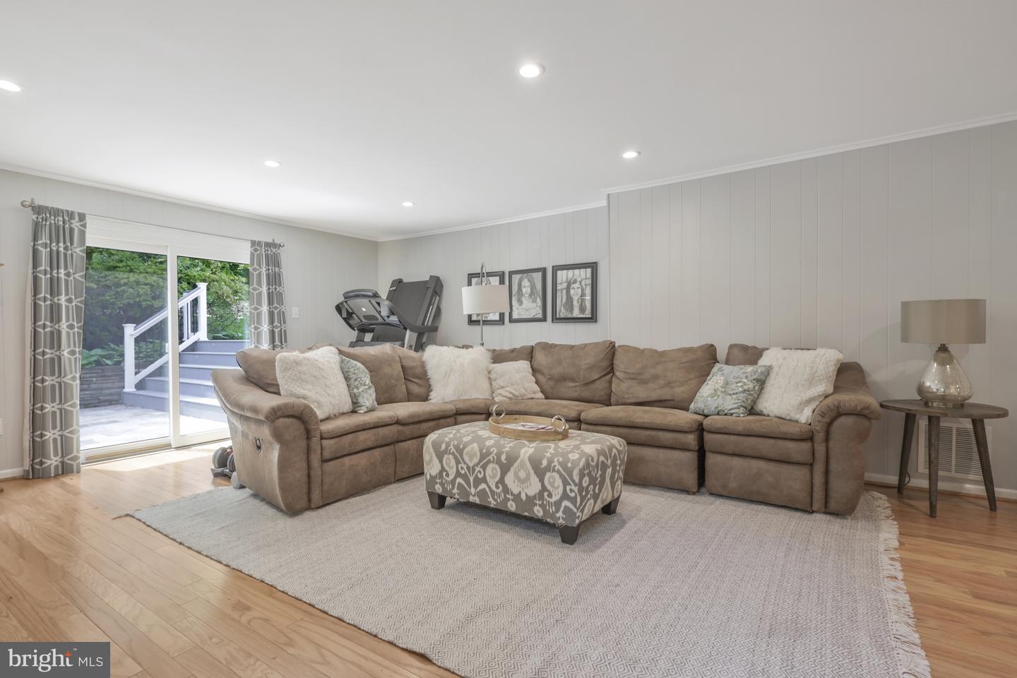 8625 APPLETON CT, ANNANDALE, Virginia 22003, 5 Bedrooms Bedrooms, 17 Rooms Rooms,2 BathroomsBathrooms,Residential,For sale,8625 APPLETON CT,VAFX2292888 MLS # VAFX2292888