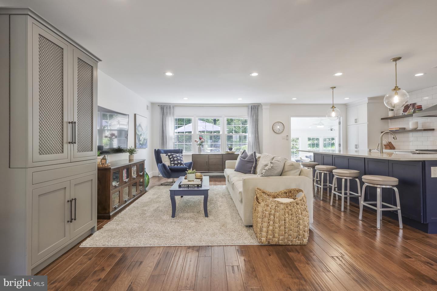 8625 APPLETON CT, ANNANDALE, Virginia 22003, 5 Bedrooms Bedrooms, 17 Rooms Rooms,2 BathroomsBathrooms,Residential,For sale,8625 APPLETON CT,VAFX2292888 MLS # VAFX2292888