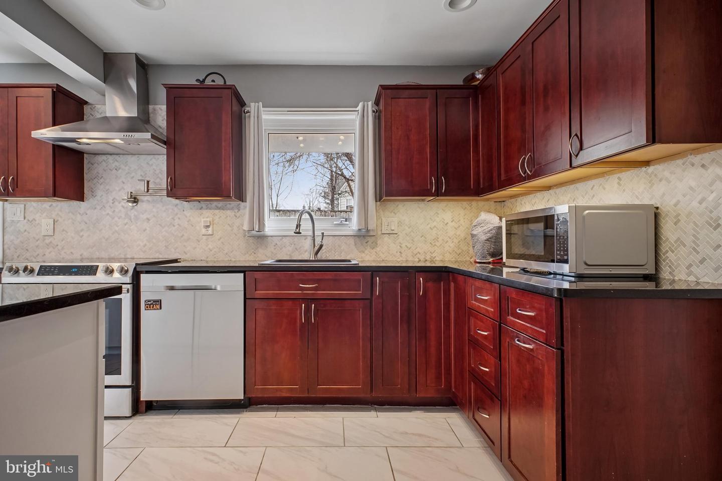 2205 HERMAN CT, HERNDON, Virginia 20170, 4 Bedrooms Bedrooms, ,2 BathroomsBathrooms,Residential,For sale,2205 HERMAN CT,VAFX2292920 MLS # VAFX2292920