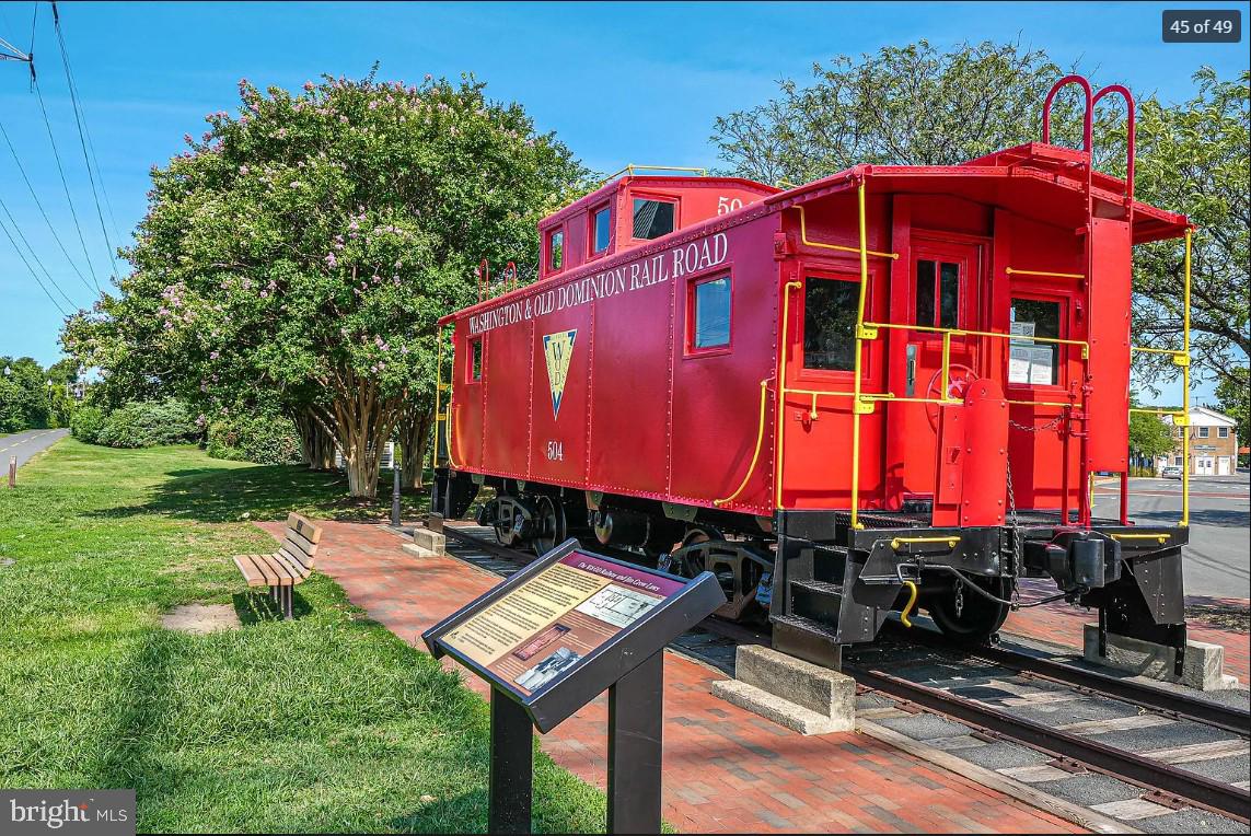 2205 HERMAN CT, HERNDON, Virginia 20170, 4 Bedrooms Bedrooms, ,2 BathroomsBathrooms,Residential,For sale,2205 HERMAN CT,VAFX2292920 MLS # VAFX2292920