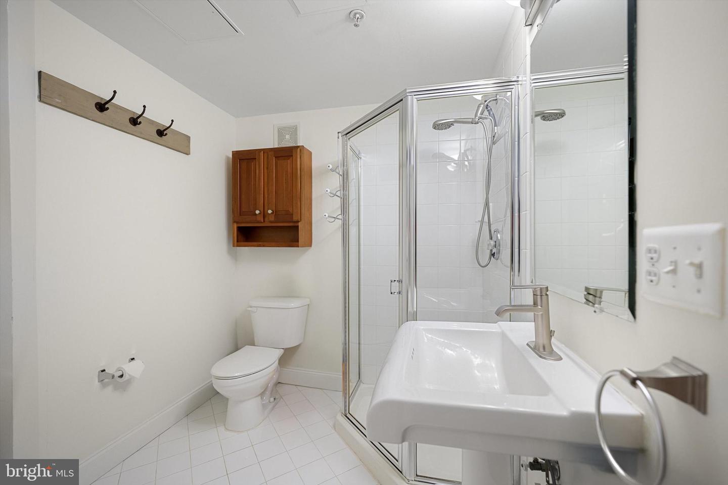 828 SLATERS LN #302, ALEXANDRIA, Virginia 22314, 2 Bedrooms Bedrooms, ,2 BathroomsBathrooms,Residential,For sale,828 SLATERS LN #302,VAAX2054528 MLS # VAAX2054528